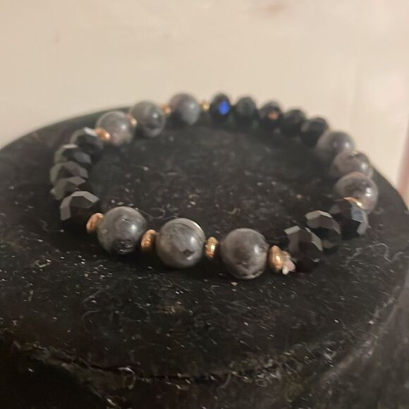 8” stackable stretch bracelet w/9 gray marble 12 black beads & gold beads each - Picture 5 of 9